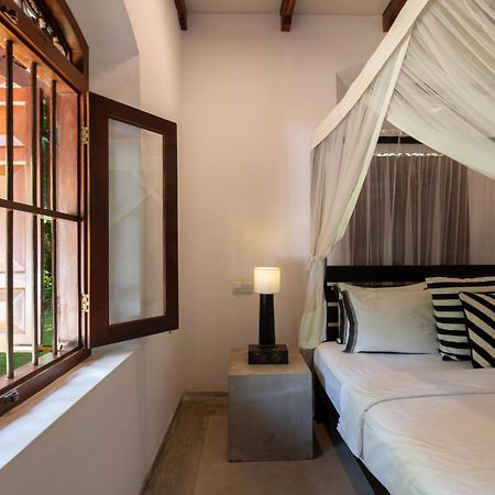 Mo River House Luxury Villa Hikkaduwa Bagian luar foto